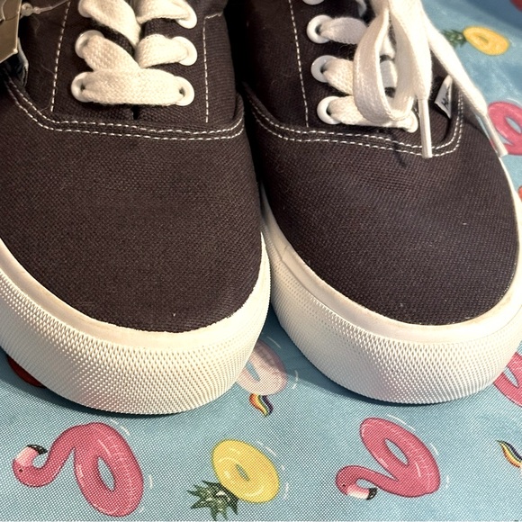 NEW! Hurley shoes / sneakers, kids size 4 - Picture 8 of 10